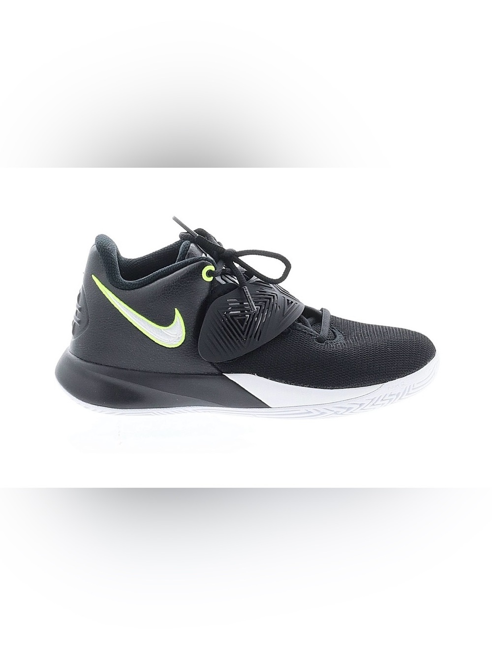 Nike Kyrie Flytrap 3 Sneakers Youth Size 4.5Y (Women’s 6) excellent clean